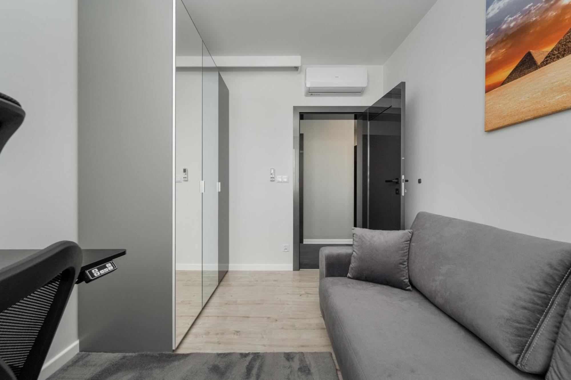 Luksusowy Apartament Z 3 Sypialniami, Klimatyzacja, Parkingiem I Biurkiem We Wroclawiu By Renters Prestige Esterno foto