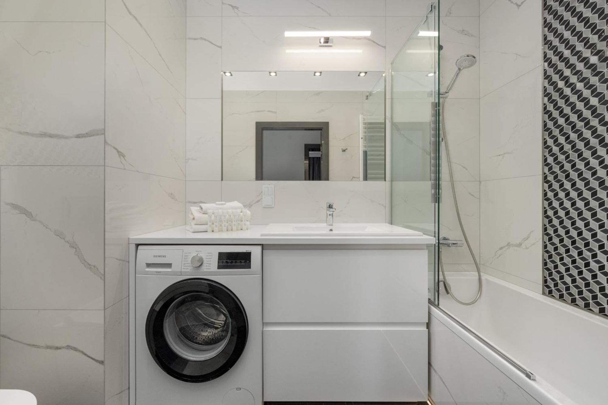 Luksusowy Apartament Z 3 Sypialniami, Klimatyzacja, Parkingiem I Biurkiem We Wroclawiu By Renters Prestige Esterno foto