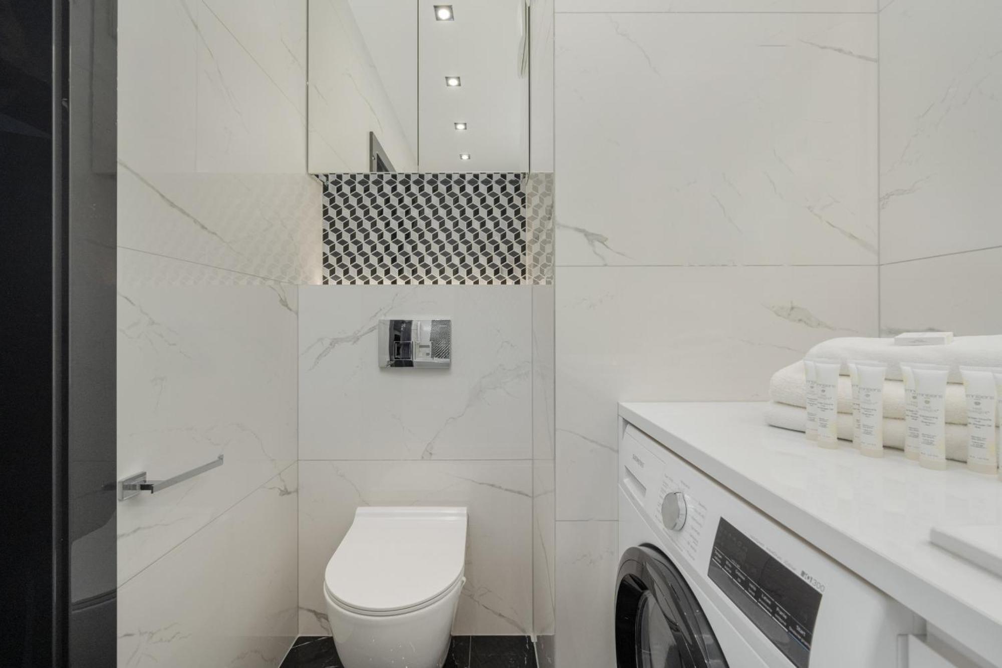 Luksusowy Apartament Z 3 Sypialniami, Klimatyzacja, Parkingiem I Biurkiem We Wroclawiu By Renters Prestige Esterno foto