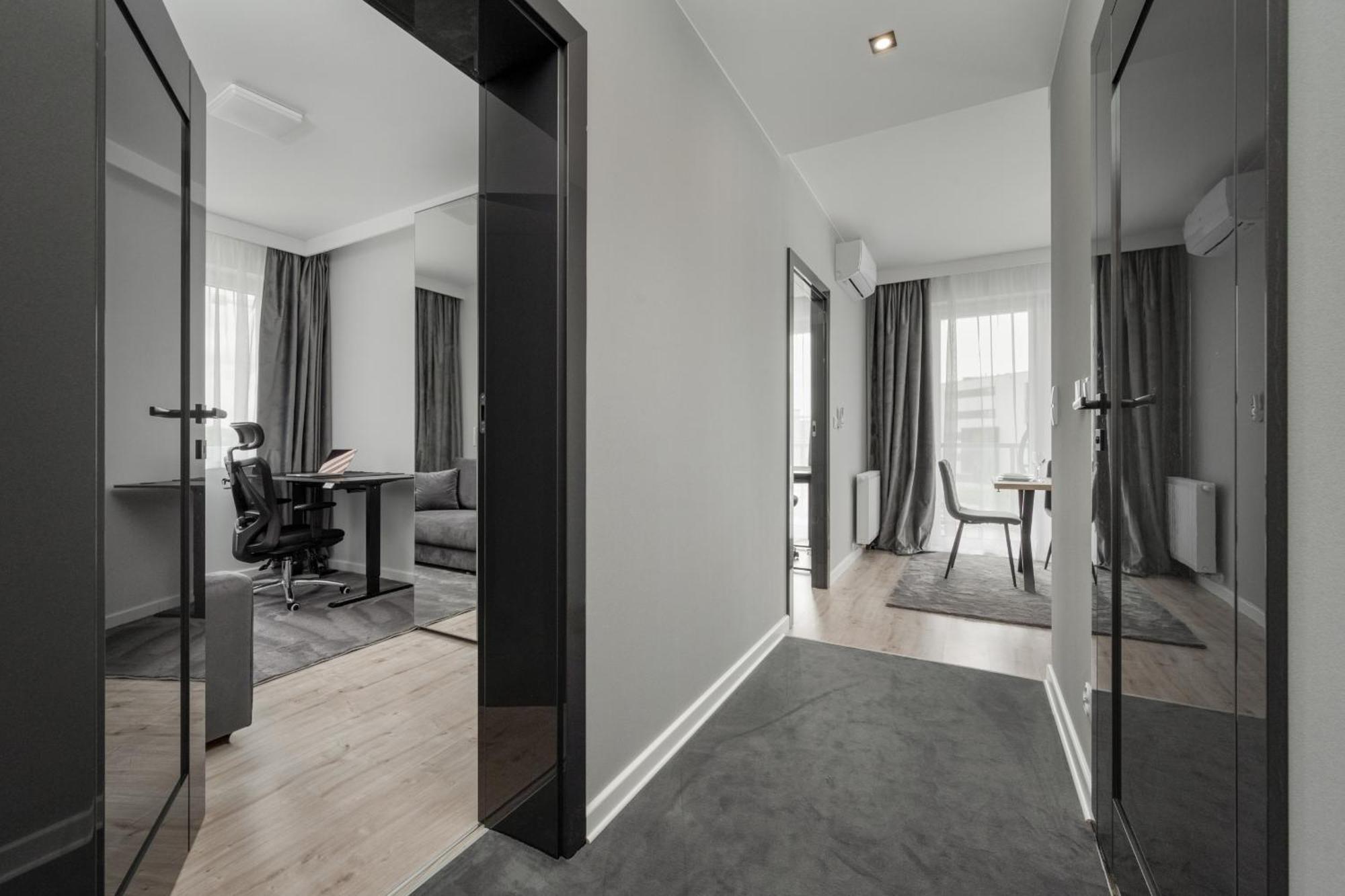 Luksusowy Apartament Z 3 Sypialniami, Klimatyzacja, Parkingiem I Biurkiem We Wroclawiu By Renters Prestige Esterno foto