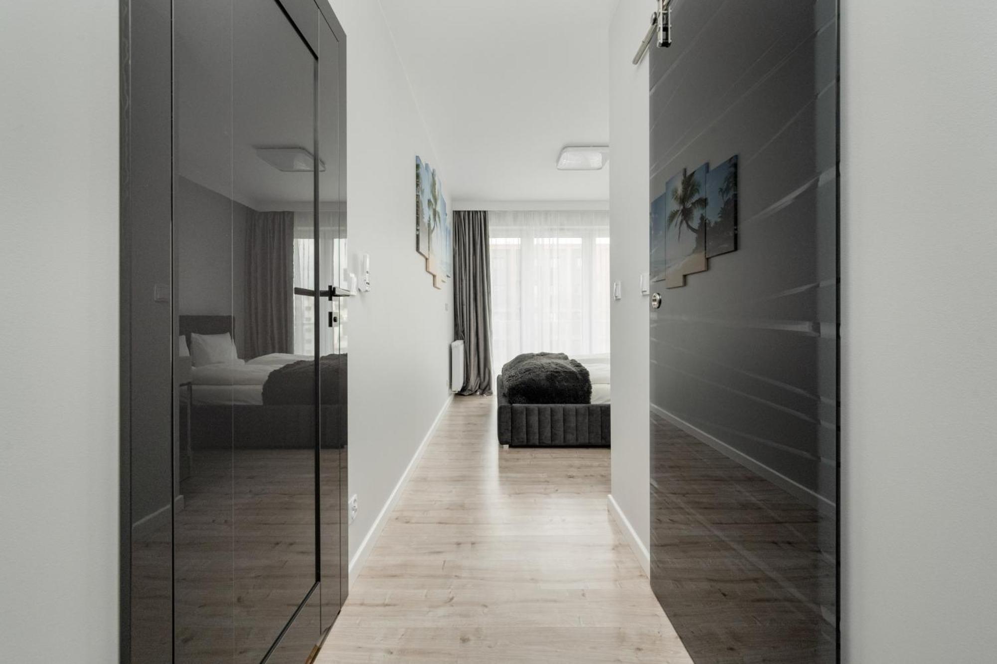 Luksusowy Apartament Z 3 Sypialniami, Klimatyzacja, Parkingiem I Biurkiem We Wroclawiu By Renters Prestige Esterno foto