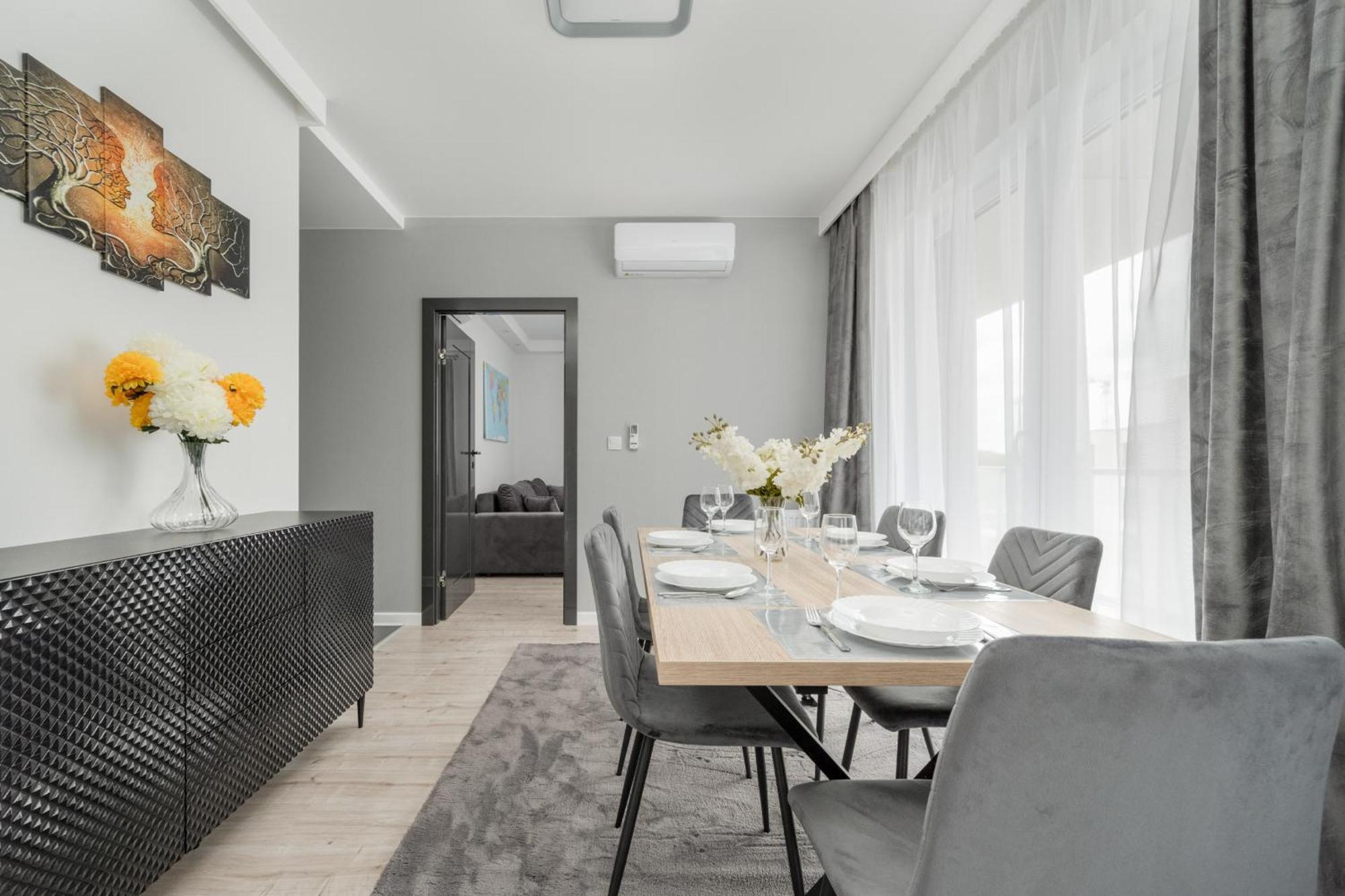 Luksusowy Apartament Z 3 Sypialniami, Klimatyzacja, Parkingiem I Biurkiem We Wroclawiu By Renters Prestige Esterno foto