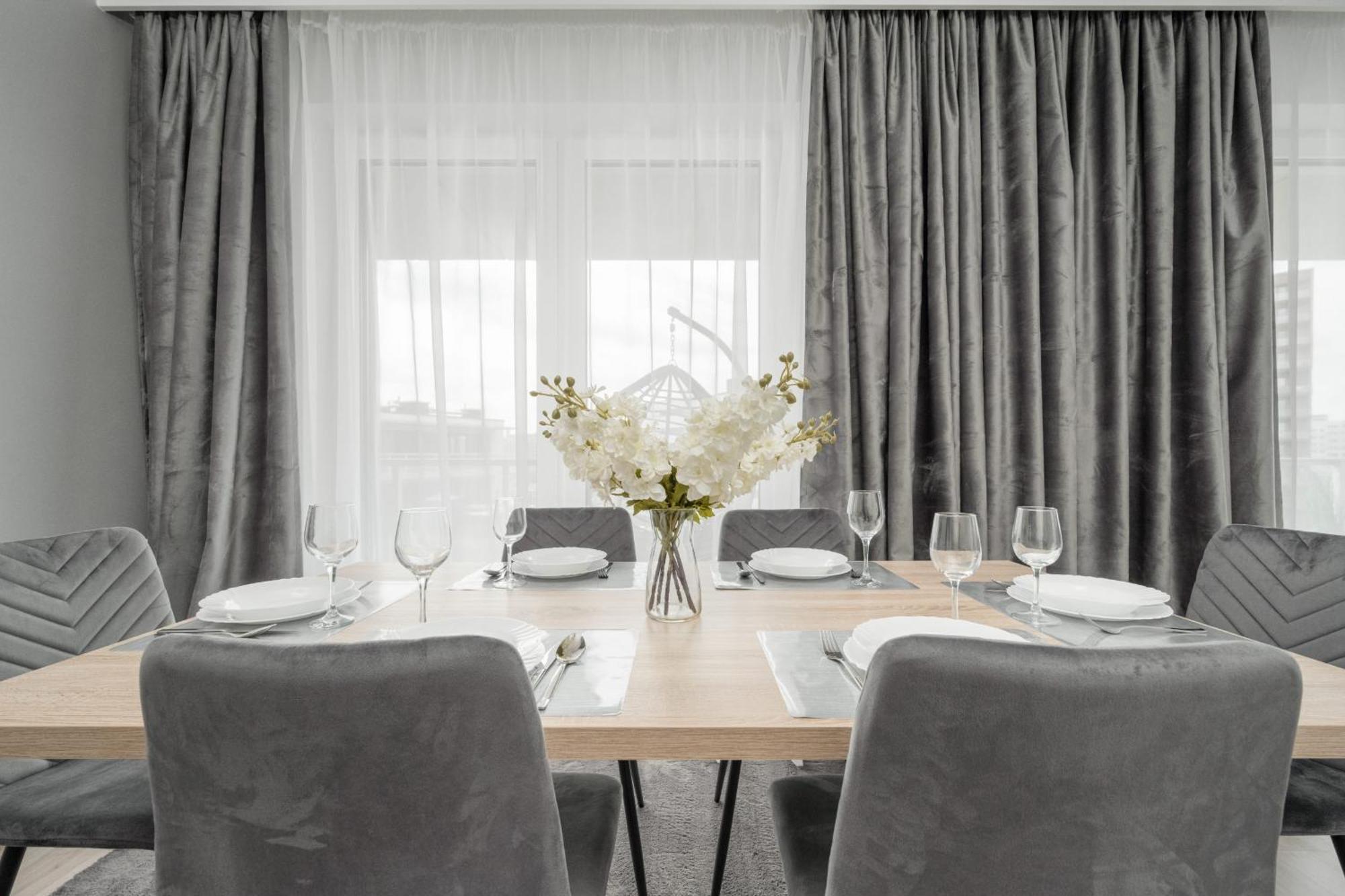 Luksusowy Apartament Z 3 Sypialniami, Klimatyzacja, Parkingiem I Biurkiem We Wroclawiu By Renters Prestige Esterno foto